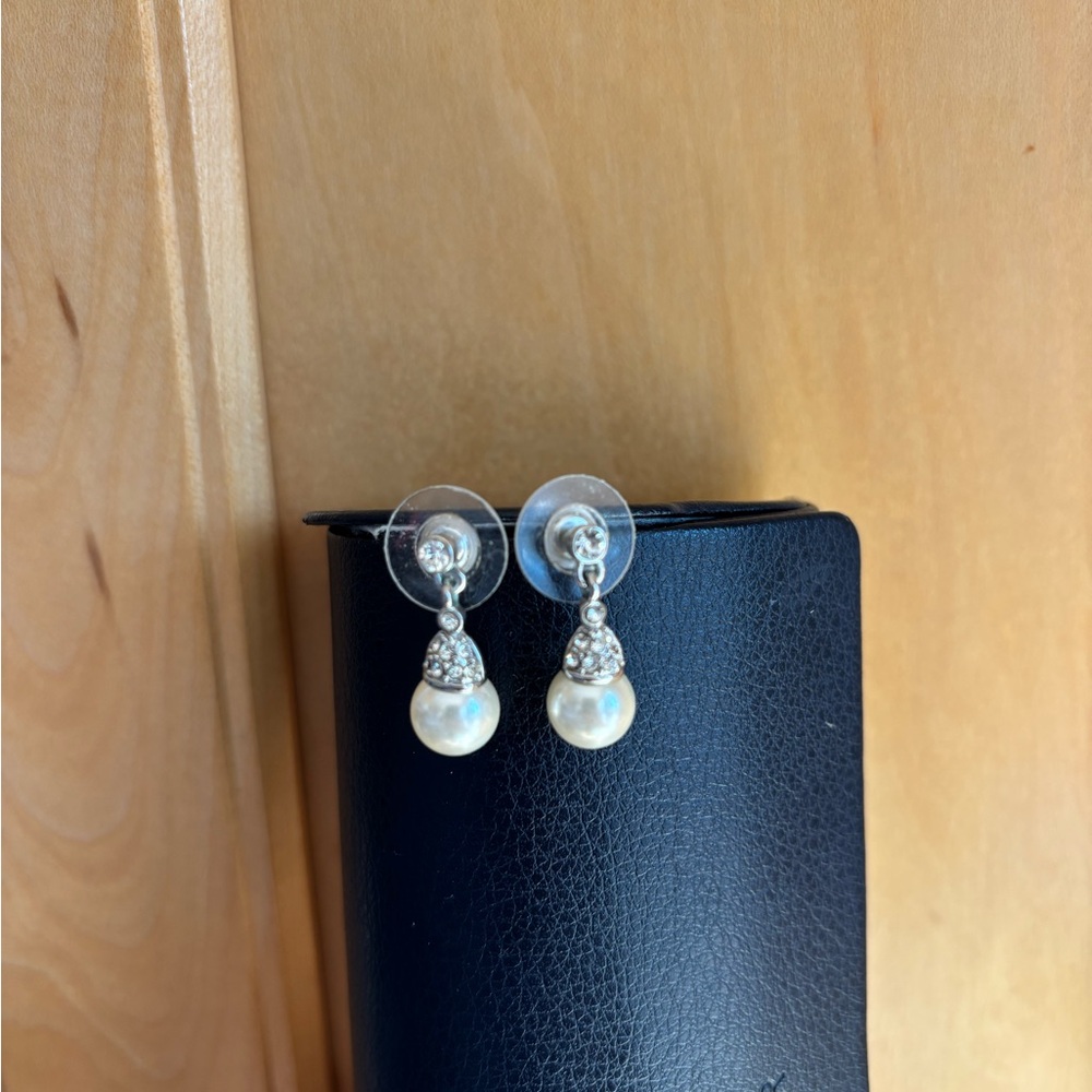 Elegant Pearl and Silver Drop Earrings-Costume Jewelry